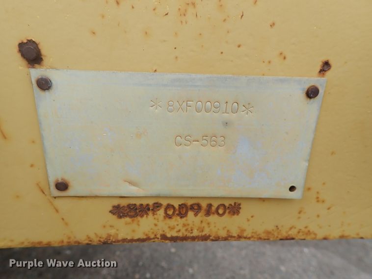 image for item DG2333 1994 Caterpillar CS-563  vibratory single drum roller