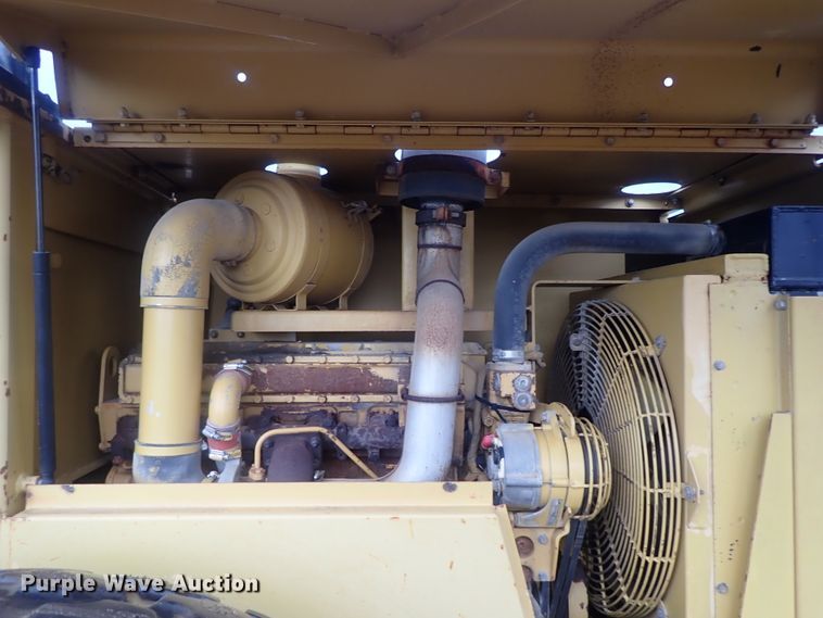 image for item DG2333 1994 Caterpillar CS-563  vibratory single drum roller