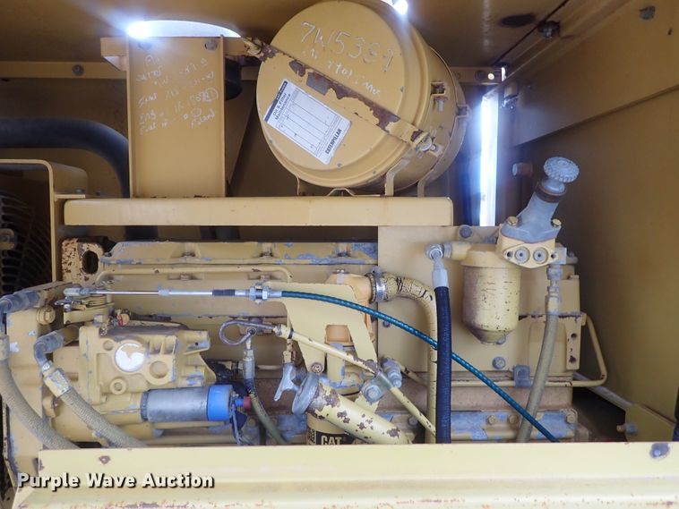 image for item DG2333 1994 Caterpillar CS-563  vibratory single drum roller