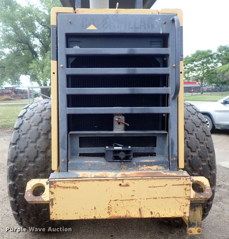 image for item DG2333 1994 Caterpillar CS-563  vibratory single drum roller