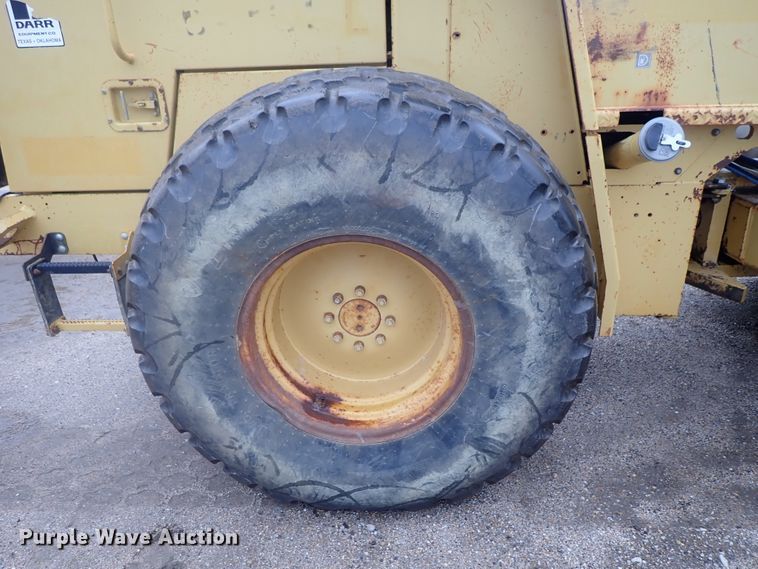 image for item DG2333 1994 Caterpillar CS-563  vibratory single drum roller