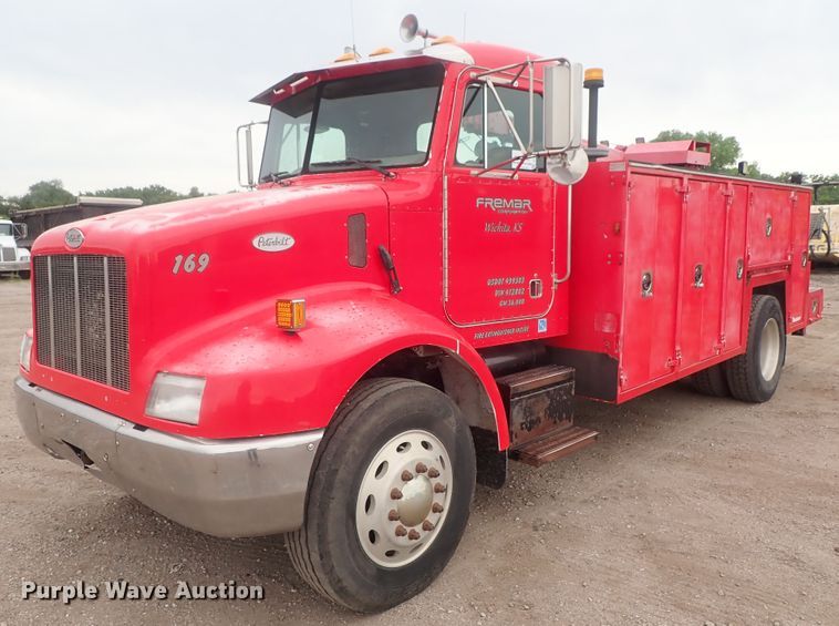 image for item DG2346 1996 Peterbilt 330  service truck with crane