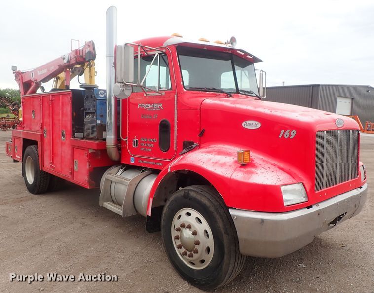 image for item DG2346 1996 Peterbilt 330  service truck with crane