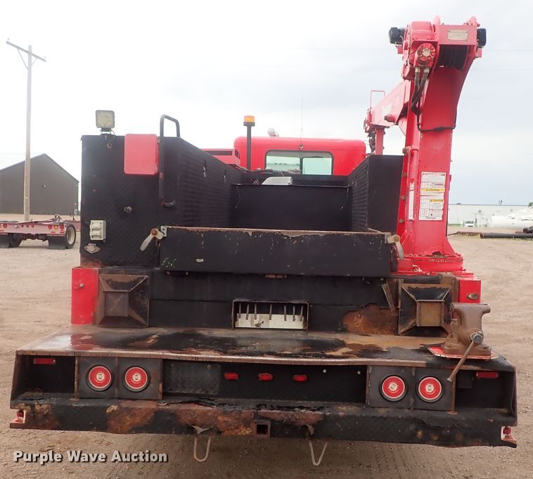 image for item DG2346 1996 Peterbilt 330  service truck with crane