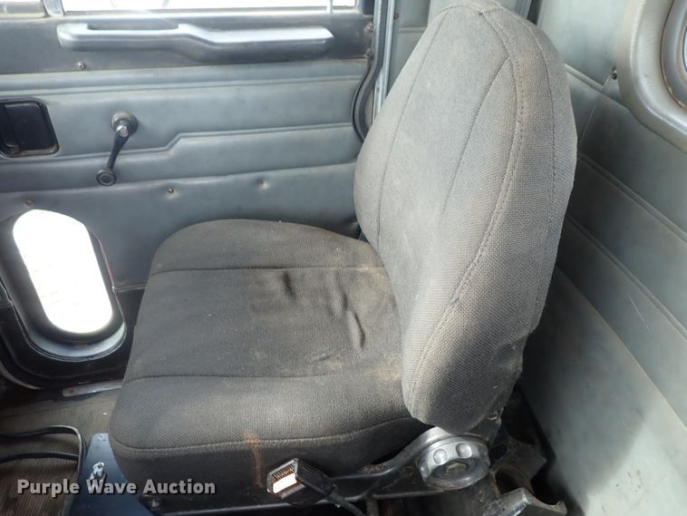 image for item DG2346 1996 Peterbilt 330  service truck with crane