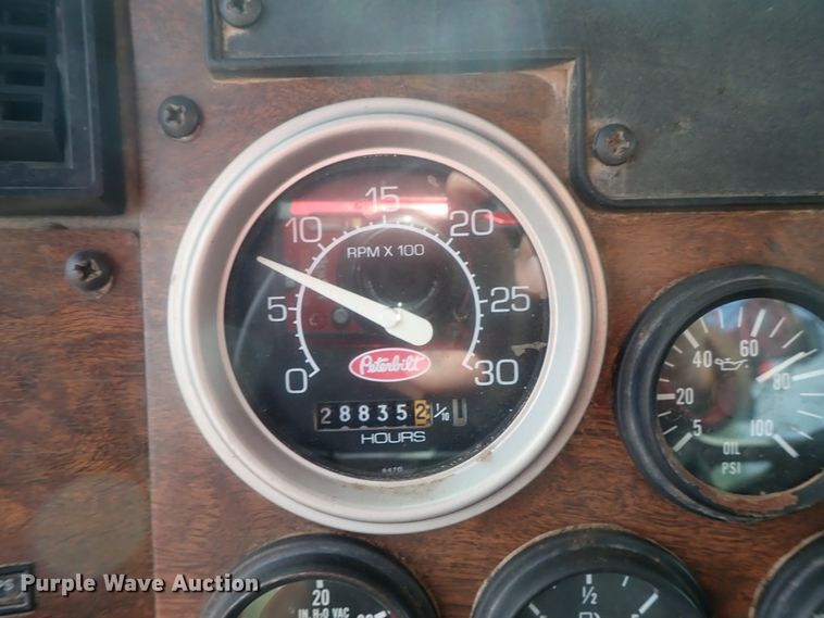 image for item DG2346 1996 Peterbilt 330  service truck with crane