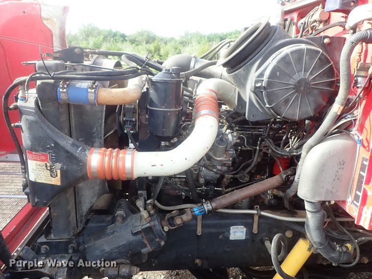 image for item DG2346 1996 Peterbilt 330  service truck with crane