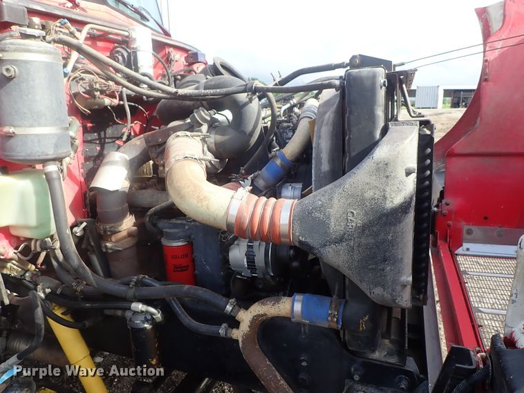 image for item DG2346 1996 Peterbilt 330  service truck with crane