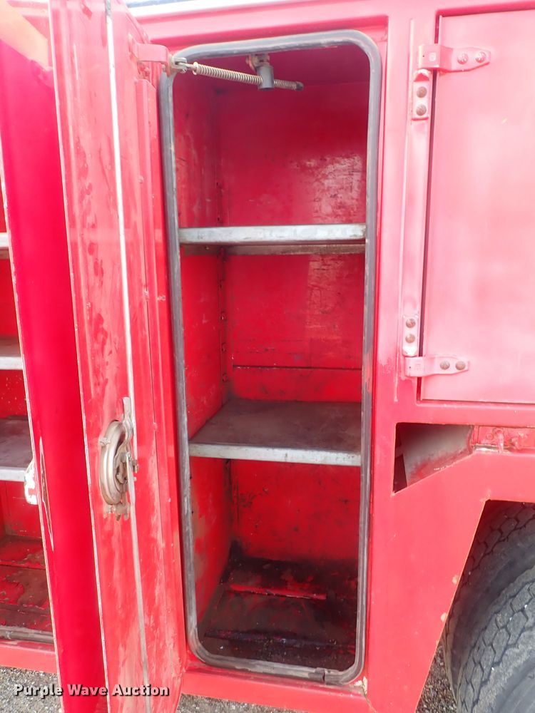 image for item DG2346 1996 Peterbilt 330  service truck with crane