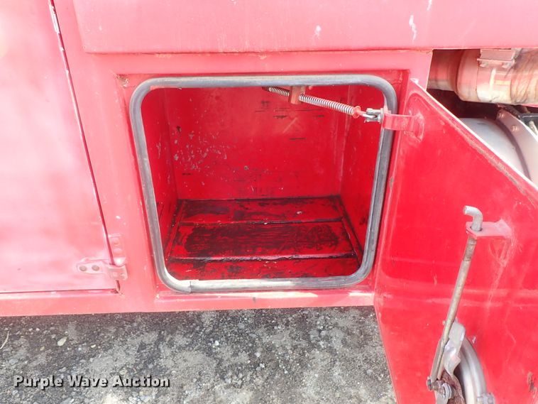 image for item DG2346 1996 Peterbilt 330  service truck with crane