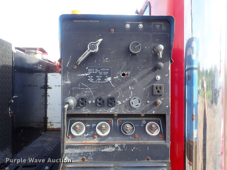 image for item DG2346 1996 Peterbilt 330  service truck with crane