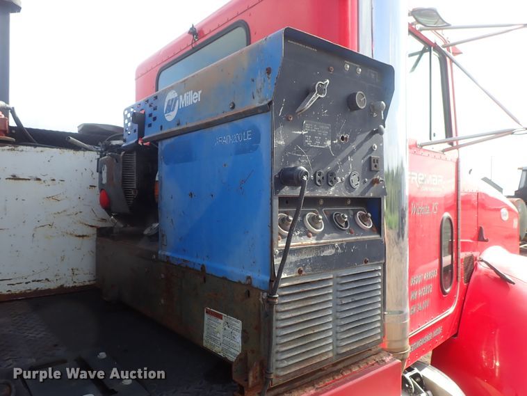 image for item DG2346 1996 Peterbilt 330  service truck with crane