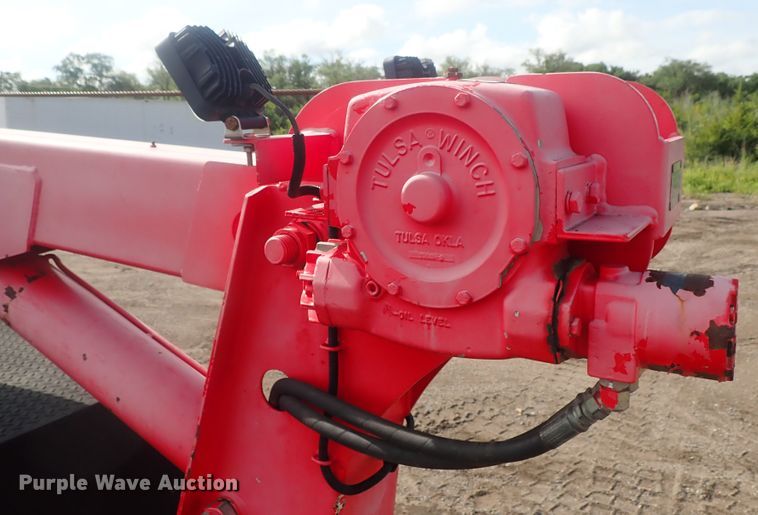 image for item DG2346 1996 Peterbilt 330  service truck with crane