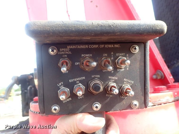 image for item DG2346 1996 Peterbilt 330  service truck with crane