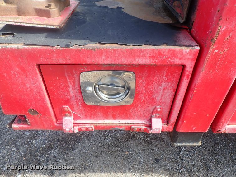 image for item DG2346 1996 Peterbilt 330  service truck with crane