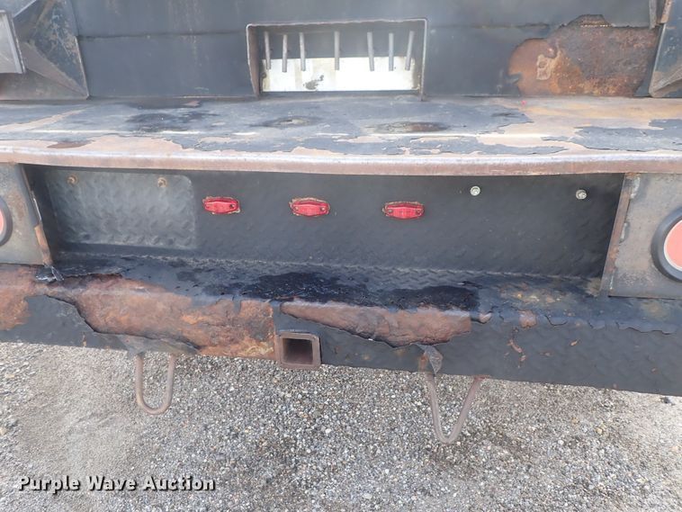 image for item DG2346 1996 Peterbilt 330  service truck with crane