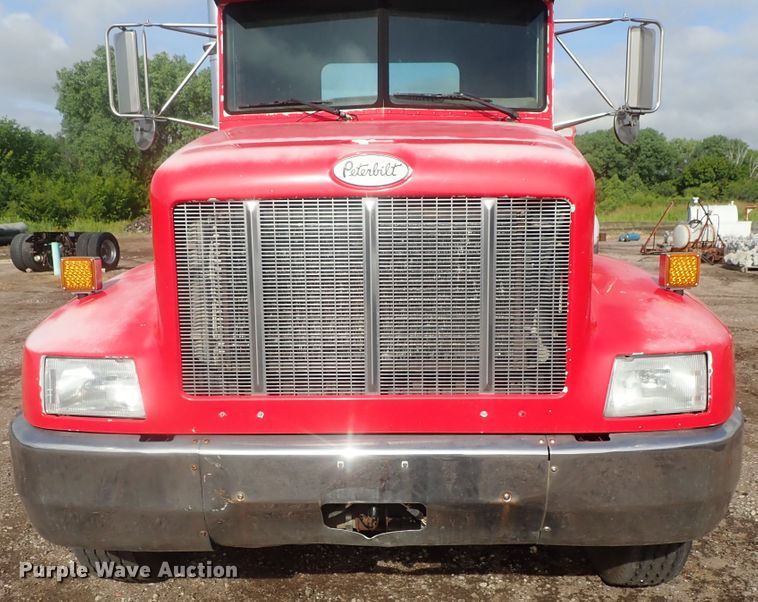 image for item DG2346 1996 Peterbilt 330  service truck with crane