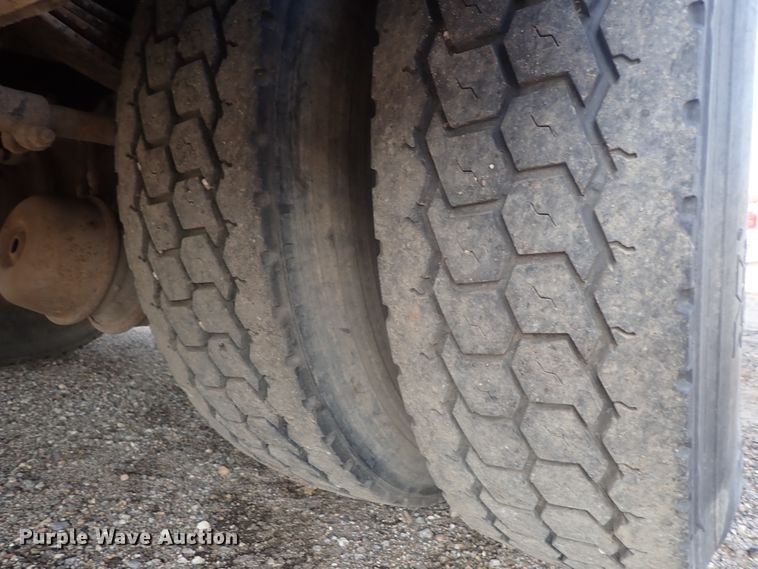 image for item DG2346 1996 Peterbilt 330  service truck with crane