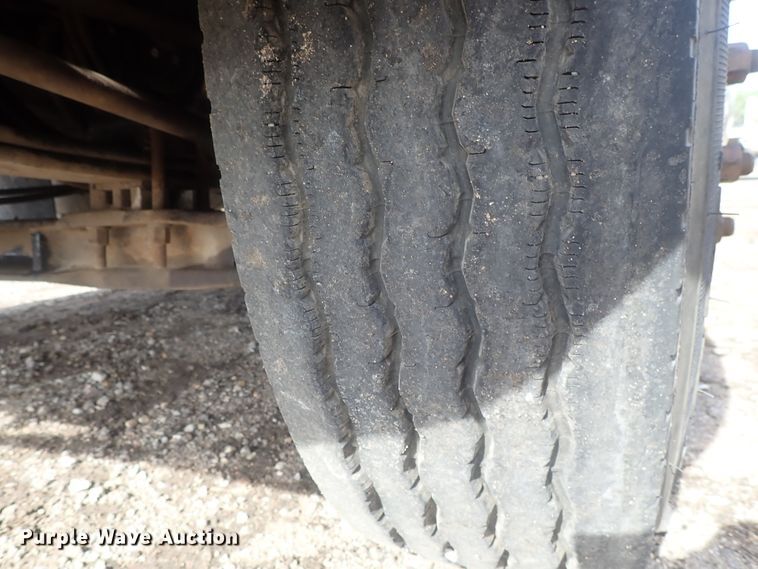 image for item DG2346 1996 Peterbilt 330  service truck with crane