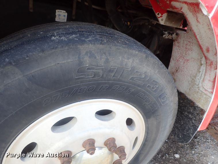 image for item DG2346 1996 Peterbilt 330  service truck with crane