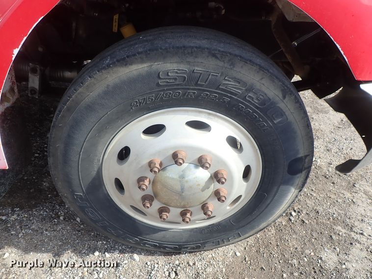 image for item DG2346 1996 Peterbilt 330  service truck with crane