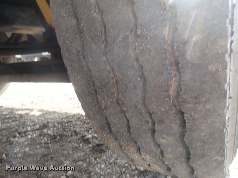 image for item DG2346 1996 Peterbilt 330  service truck with crane