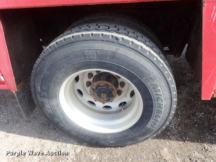 image for item DG2346 1996 Peterbilt 330  service truck with crane