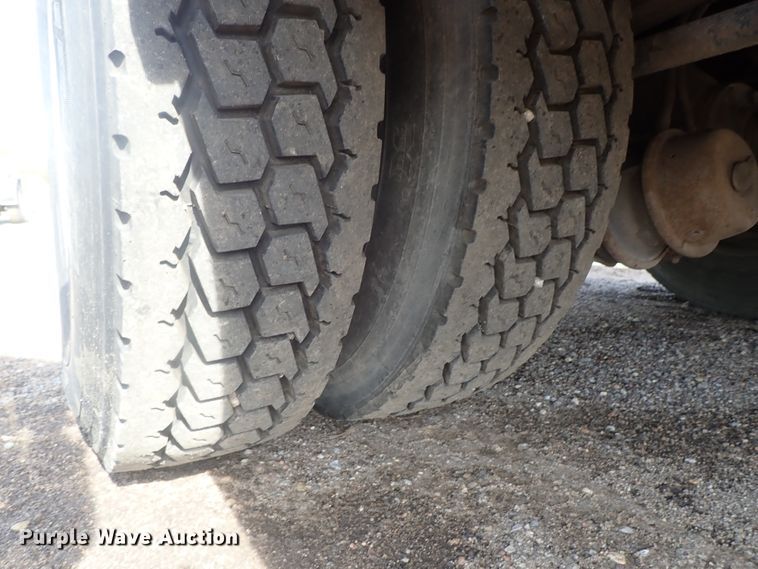 image for item DG2346 1996 Peterbilt 330  service truck with crane