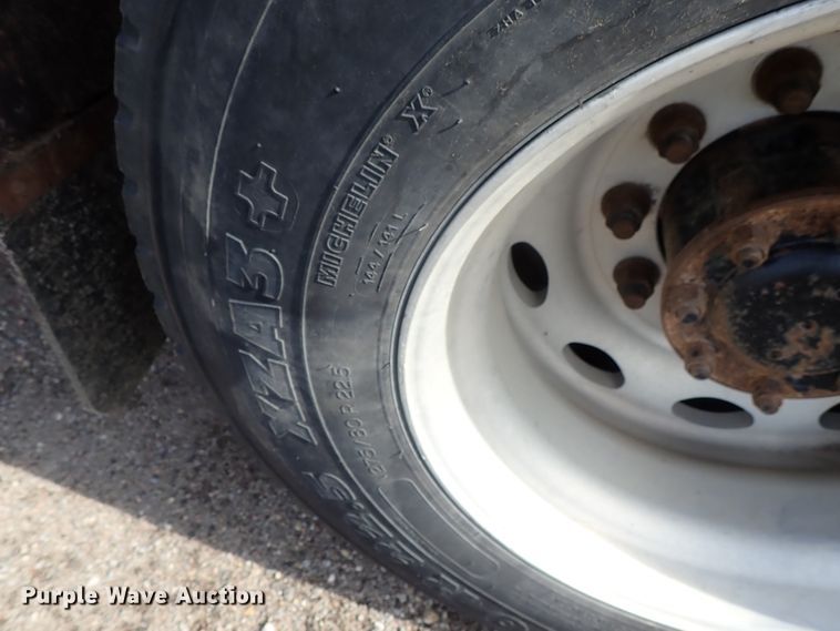 image for item DG2346 1996 Peterbilt 330  service truck with crane