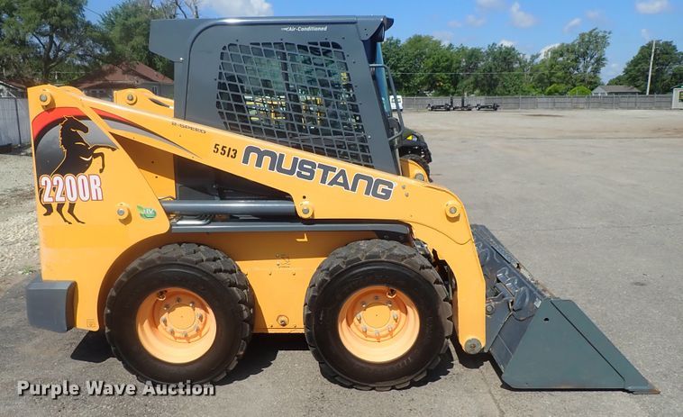 image for item DG2377 2017 Mustang 2200R  skid steer loader