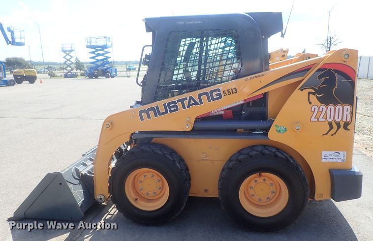 image for item DG2377 2017 Mustang 2200R  skid steer loader