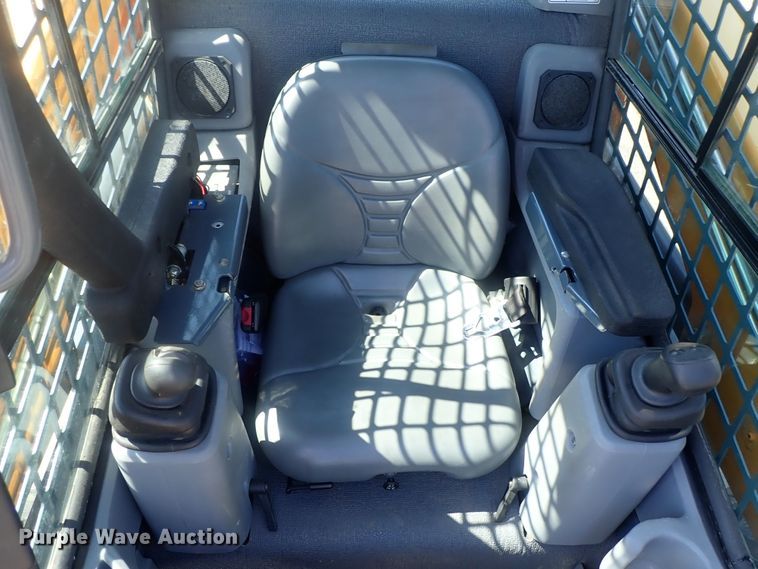 image for item DG2377 2017 Mustang 2200R  skid steer loader