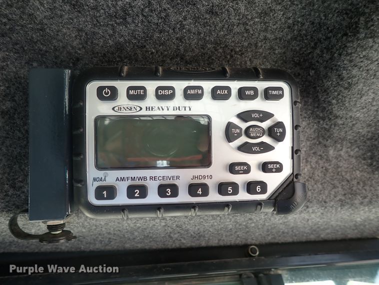 image for item DG2377 2017 Mustang 2200R  skid steer loader