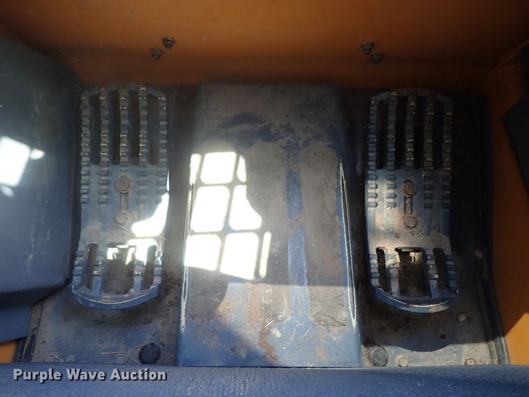 image for item DG2377 2017 Mustang 2200R  skid steer loader