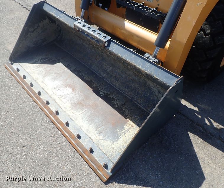 image for item DG2377 2017 Mustang 2200R  skid steer loader