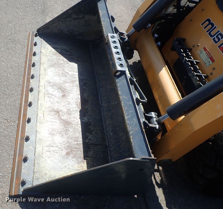image for item DG2377 2017 Mustang 2200R  skid steer loader