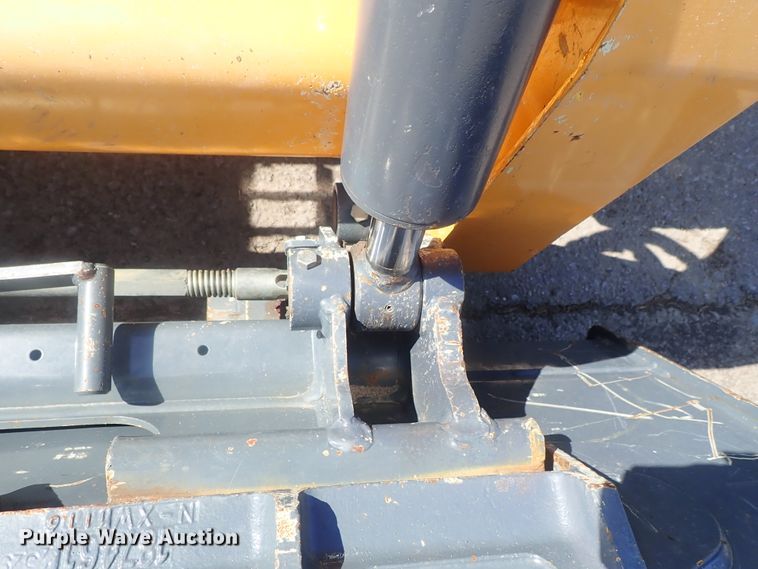 image for item DG2377 2017 Mustang 2200R  skid steer loader