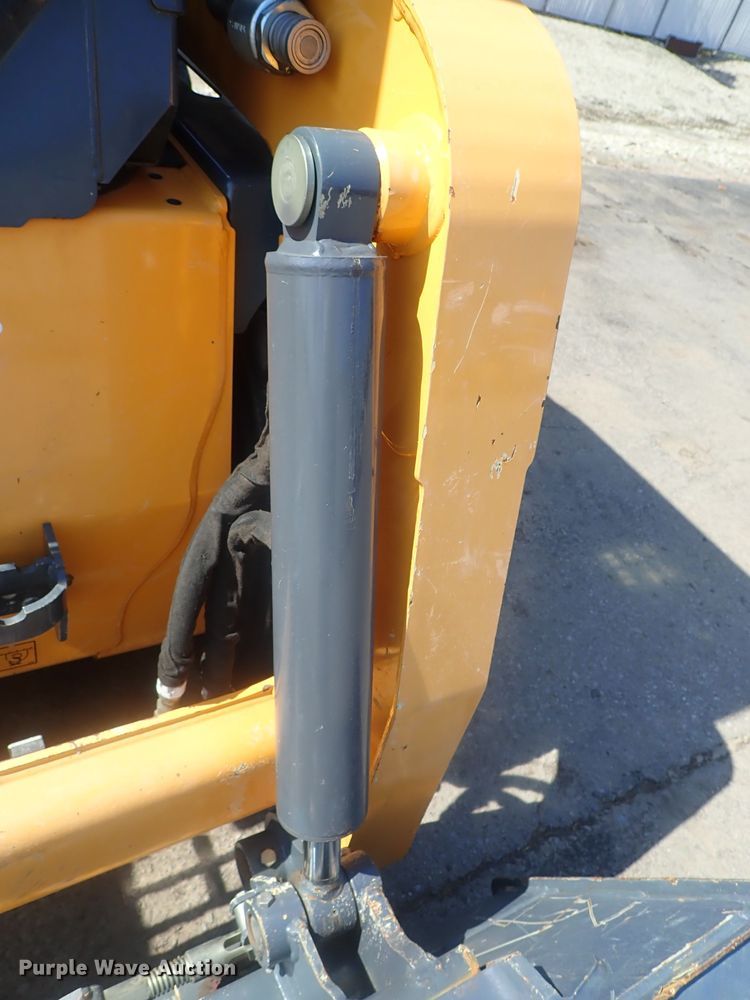 image for item DG2377 2017 Mustang 2200R  skid steer loader