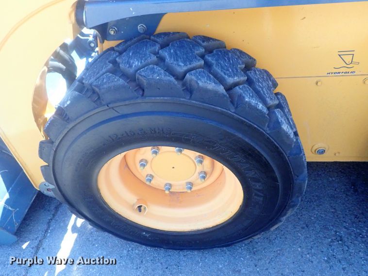 image for item DG2377 2017 Mustang 2200R  skid steer loader