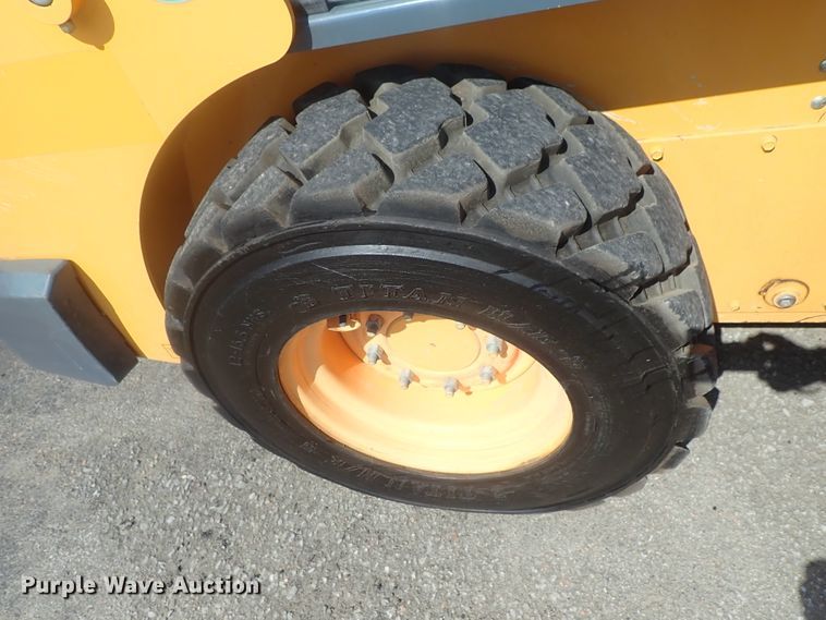 image for item DG2377 2017 Mustang 2200R  skid steer loader