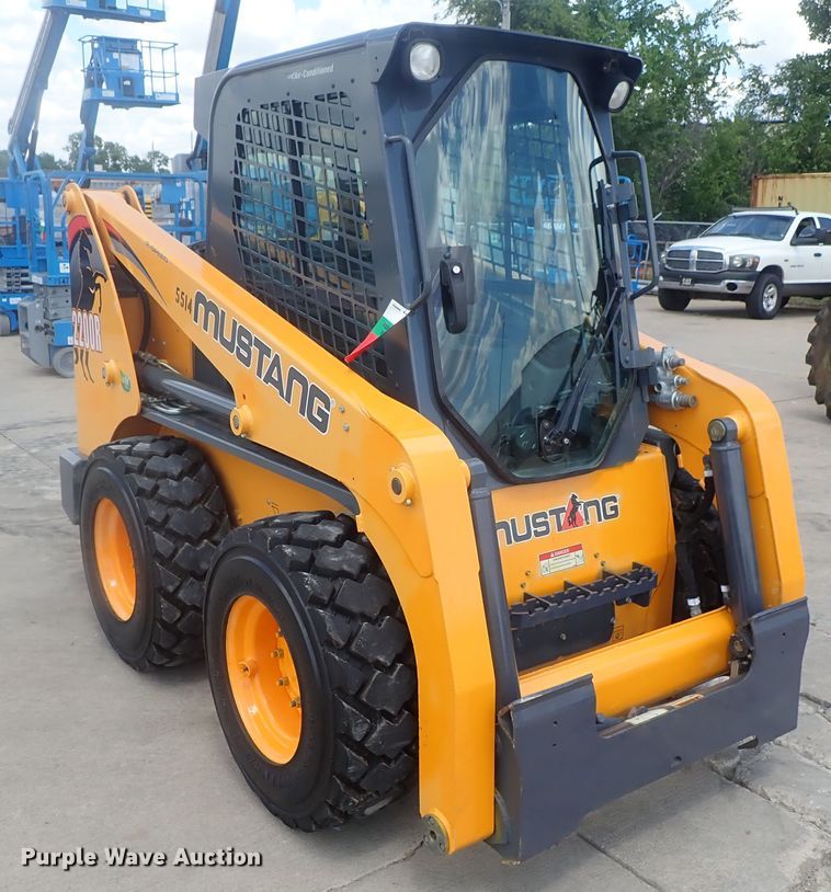image for item DG2383 2017 Mustang 2200R  skid steer loader