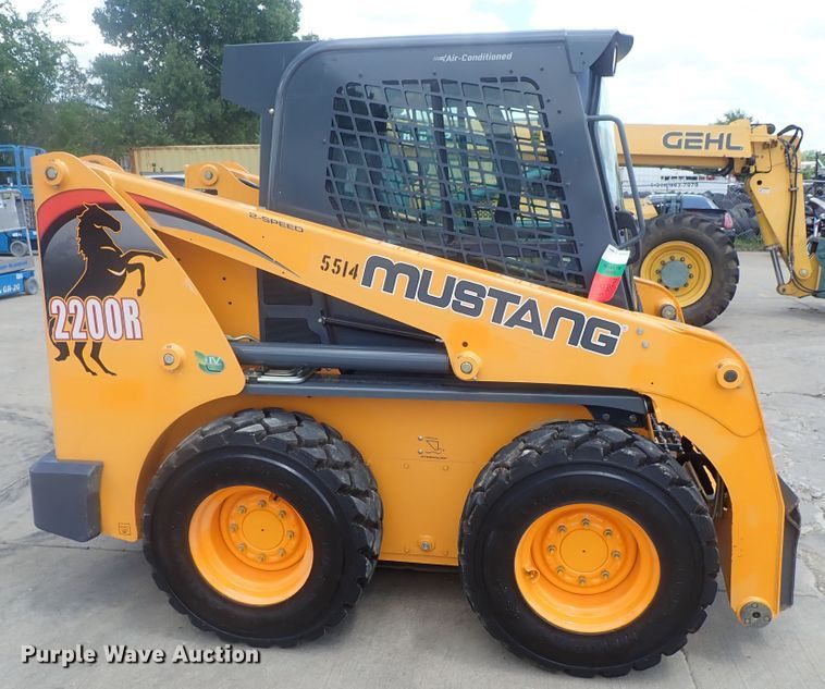 image for item DG2383 2017 Mustang 2200R  skid steer loader