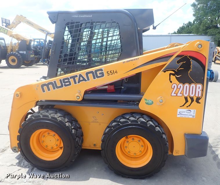 image for item DG2383 2017 Mustang 2200R  skid steer loader
