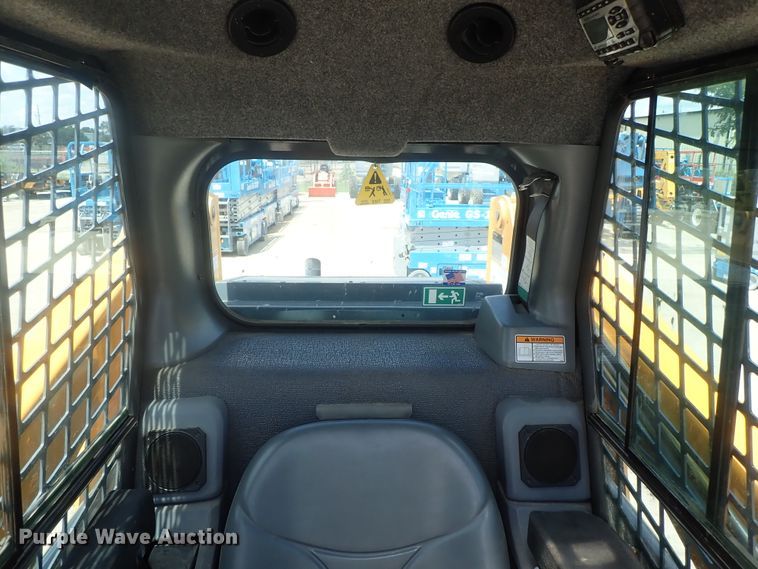 image for item DG2383 2017 Mustang 2200R  skid steer loader