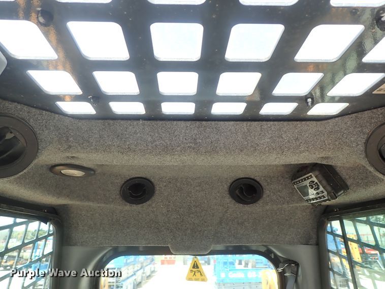 image for item DG2383 2017 Mustang 2200R  skid steer loader