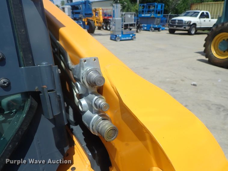 image for item DG2383 2017 Mustang 2200R  skid steer loader