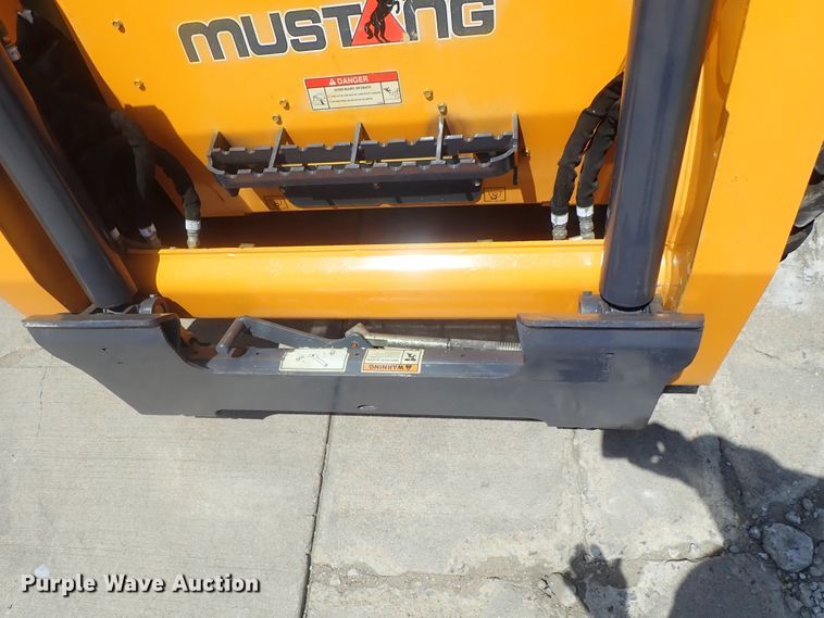 image for item DG2383 2017 Mustang 2200R  skid steer loader
