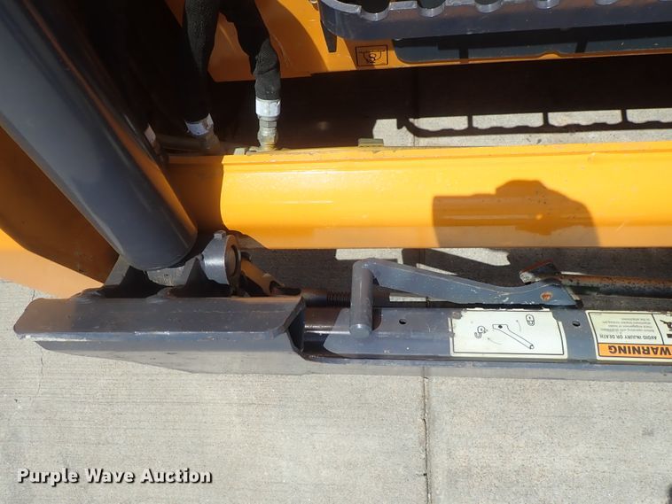 image for item DG2383 2017 Mustang 2200R  skid steer loader