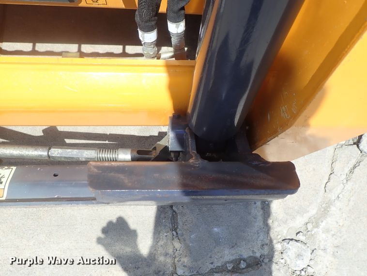 image for item DG2383 2017 Mustang 2200R  skid steer loader