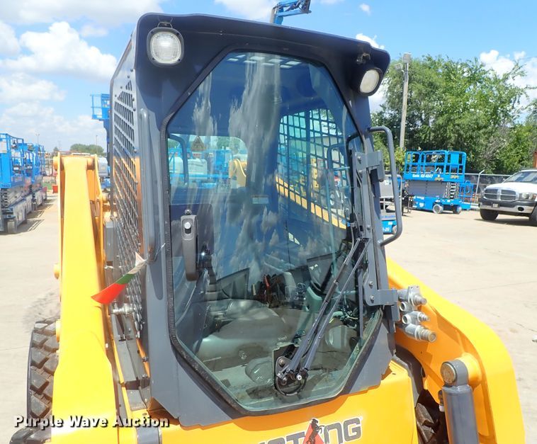 image for item DG2383 2017 Mustang 2200R  skid steer loader